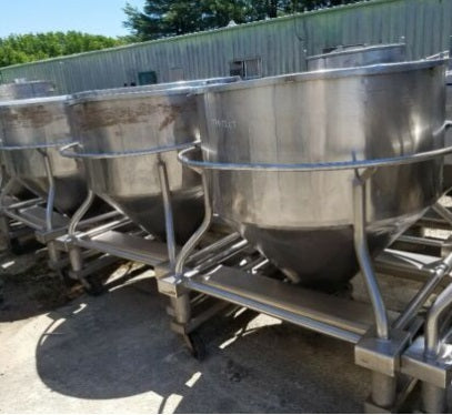 Stainless Steel tote tank on wheels 225 Gll ( Used)