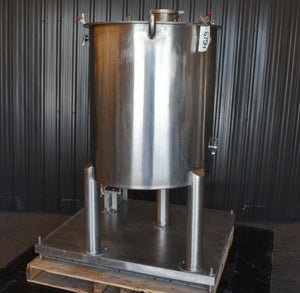 100 GALLON STAINLESS STEEL PROCESS TANK (INCLUDES CENTRIFUGAL PUMP)